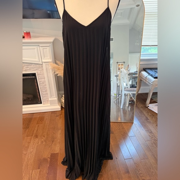 B Darlin Black Pleated Dress - Picture 1 of 7